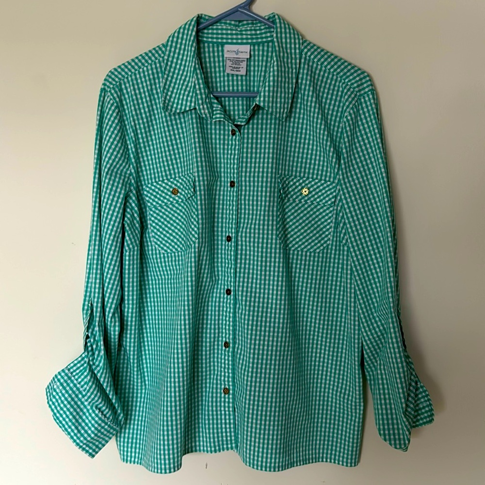Jaclyn Smith Button down shirt